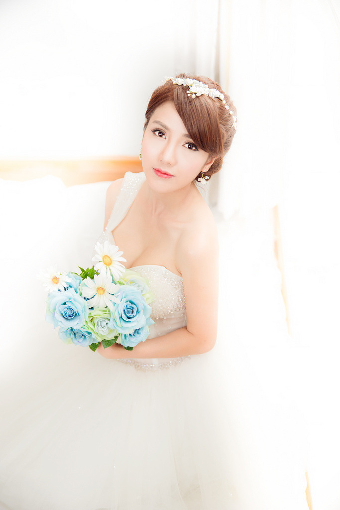 农村寡妇偷人高潮完整版